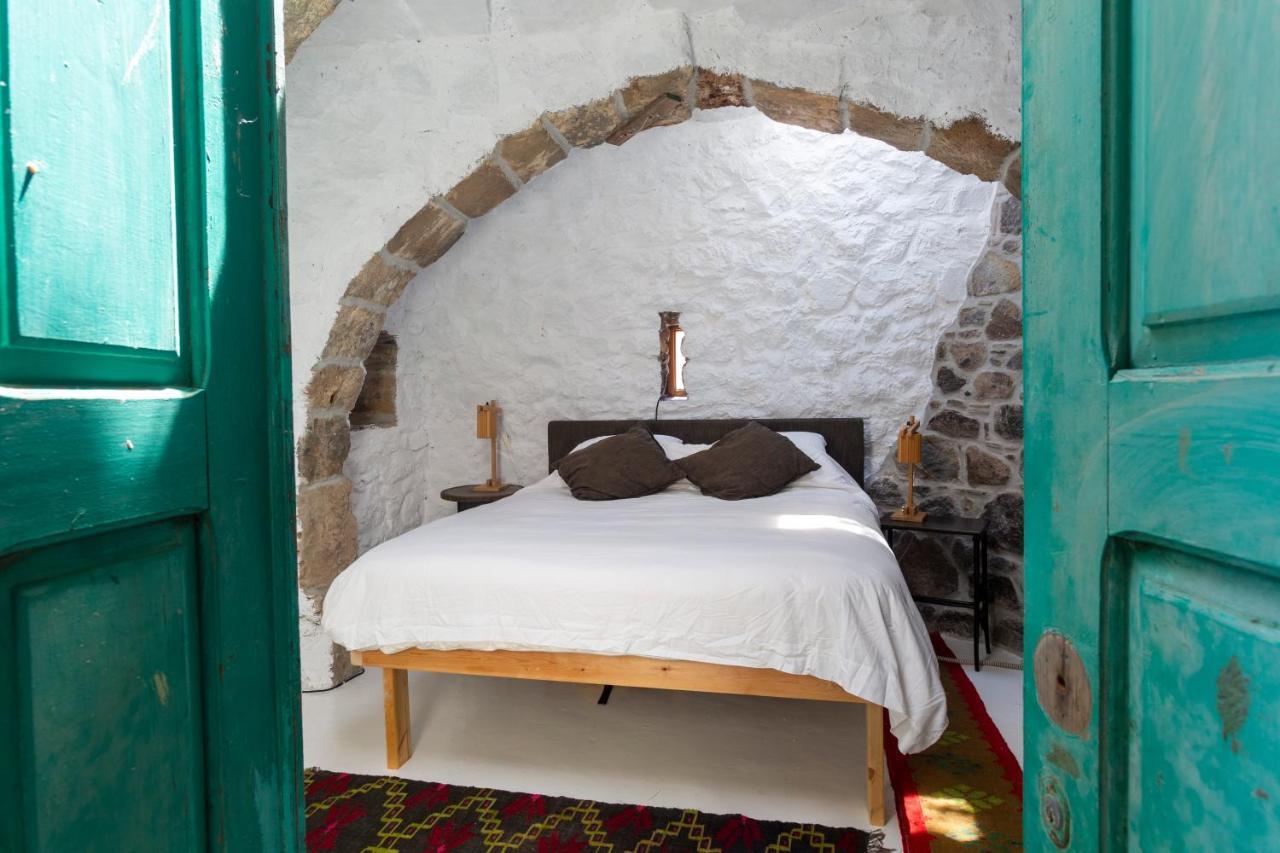 My Old Stone House In A 2 000 Sqm Private Garden With Fab Glamping Tent Mandraki  Luaran gambar